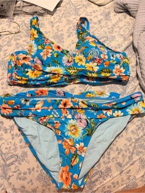 Jantzen Light Blue Floral-Trim Swimsuit size 16
